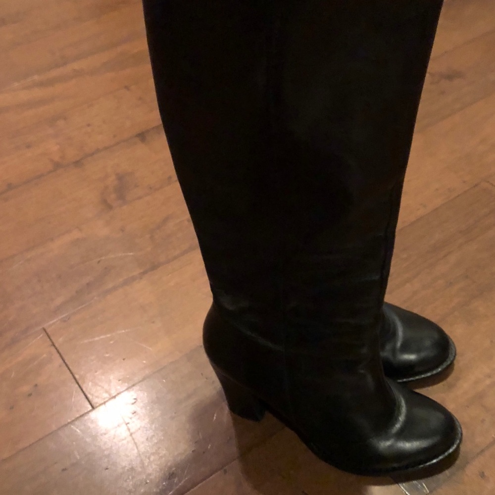 BCBGeneration BCBG Original Round Toe Zipper Boot - Picture 5 of 6